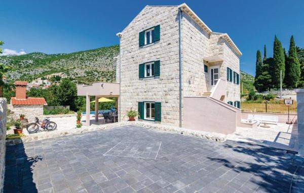 With Pool Petmat Dubrovnik